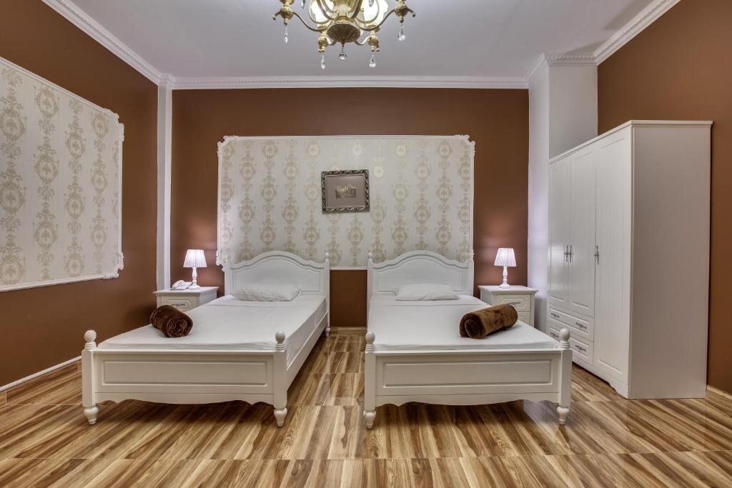 Standard Twin Room with two twin beds